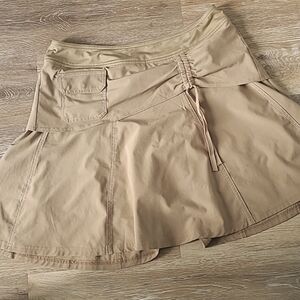 Athleta Wherever Khaki Skirt with Shorts Underneath Size 6